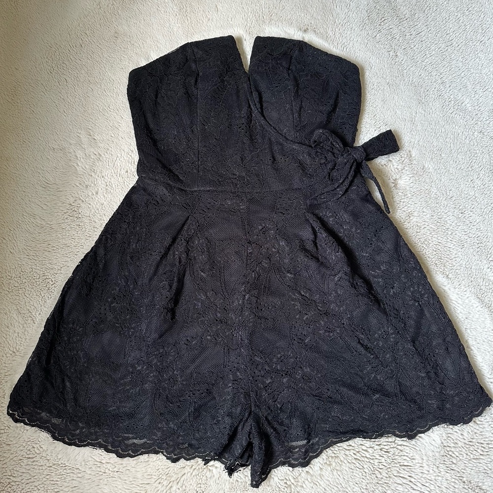 Jun & Ivy Black Lace Strapless Romper